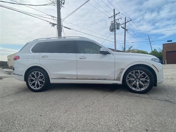 2019 BMW X7 xDrive40i's photo