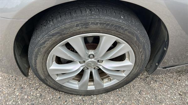 2011 INFINITI M 37 - Photo 15