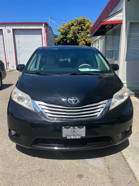 2013 Toyota Sienna XLE
