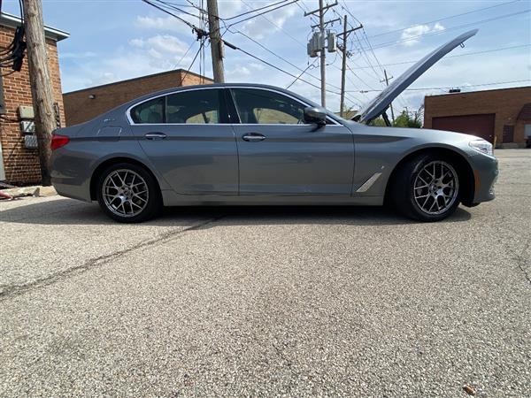 2018 BMW 5 Series 530e xDrive iPerformance Sedan's photo