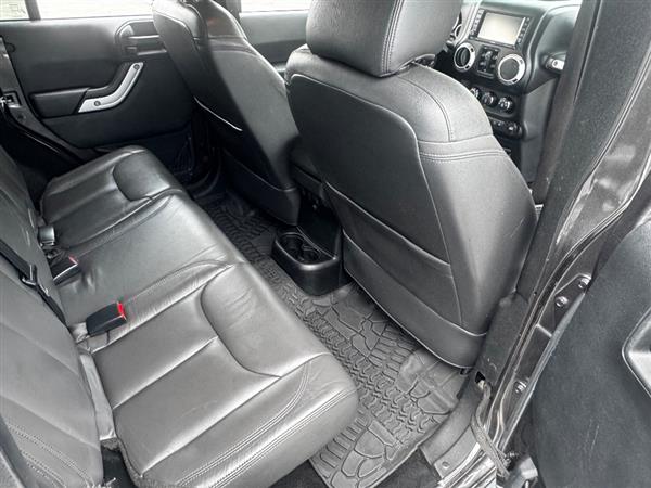 2016 Jeep Wrangler Unlimited Sahara - Photo 16