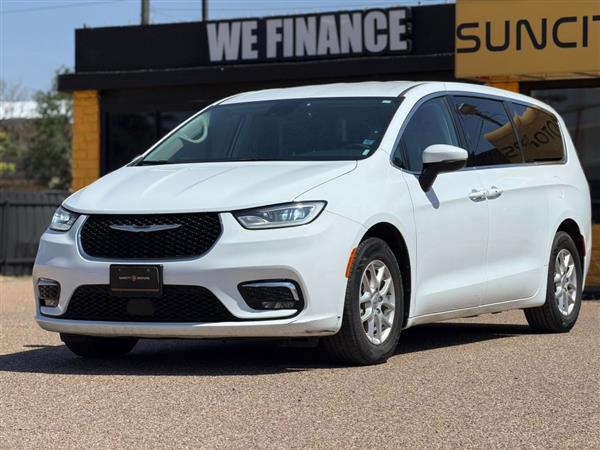 2023 Chrysler Pacifica Touring L's photo