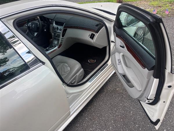 2010 Cadillac CTS Premium Collection - Photo 11