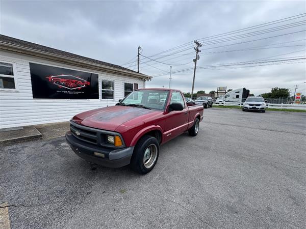 1996 Chevrolet S10 Pickup LS Reg. Cab Long Bed 2WD