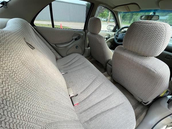 2002 Pontiac Sunfire photo 10