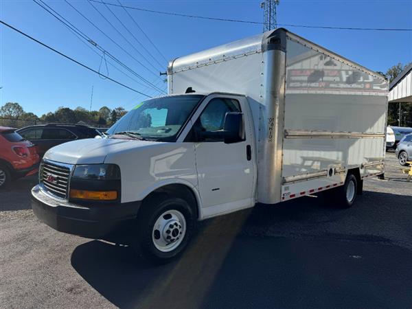 2022 GMC Savana Cutaway Work Van