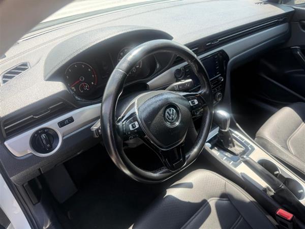2020 Volkswagen Passat SE - Photo 6