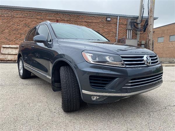 2015 Volkswagen Touareg VR6 Lux