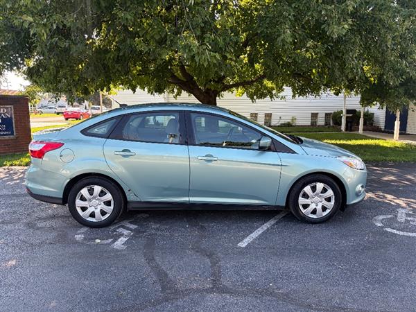 2012 Ford Focus SE - Photo 9
