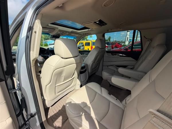 2018 Cadillac Escalade Luxury - Photo 7