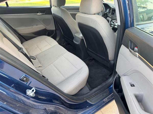 2019 Hyundai Elantra SE - Photo 9
