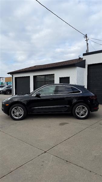 2016 Porsche Macan S's photo