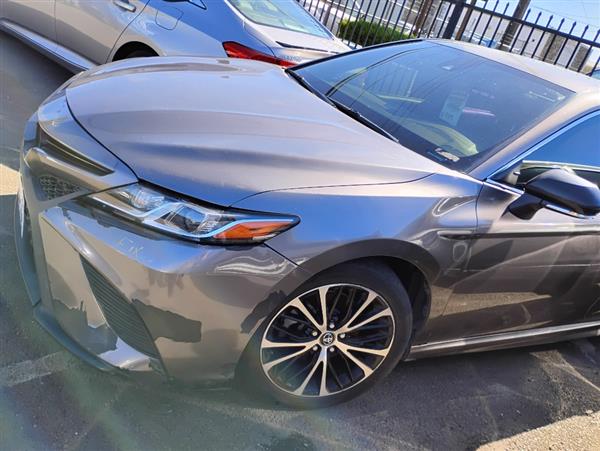 2020 Toyota Camry SE