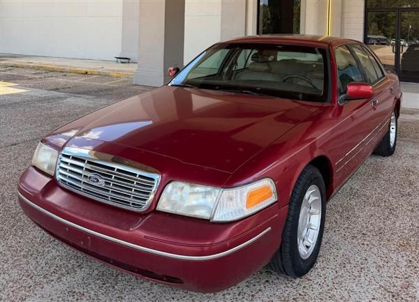 2000 Ford Crown Victoria