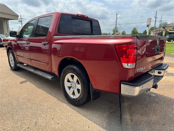 2014 Nissan Titan SV