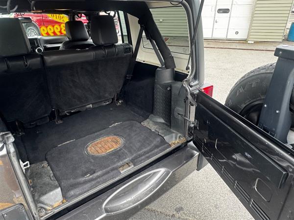 2016 Jeep Wrangler Unlimited Sahara - Photo 17