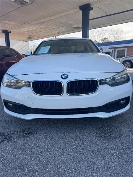 2017 BMW 3-Series 320i Sedan