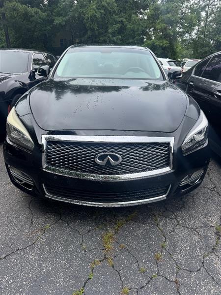 2015 Infiniti Q70 37
