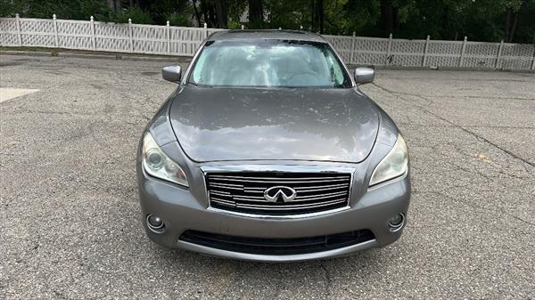2011 INFINITI M 37 - Photo 8