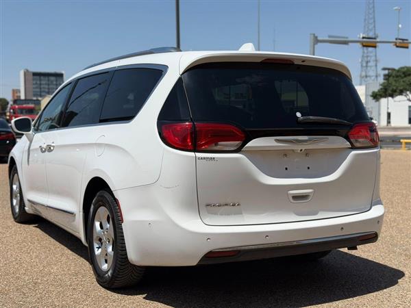 2017 Chrysler Pacifica Touring-L Plus - Photo 8