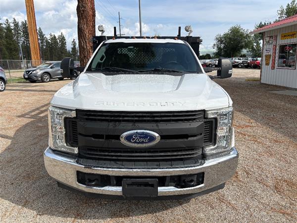 2017 Ford F-350 Super Duty Chassis Cab