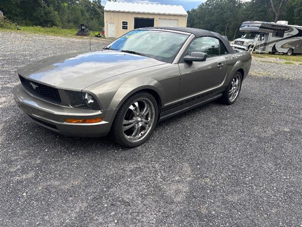 2005 Ford Mustang Deluxe - Photo 5