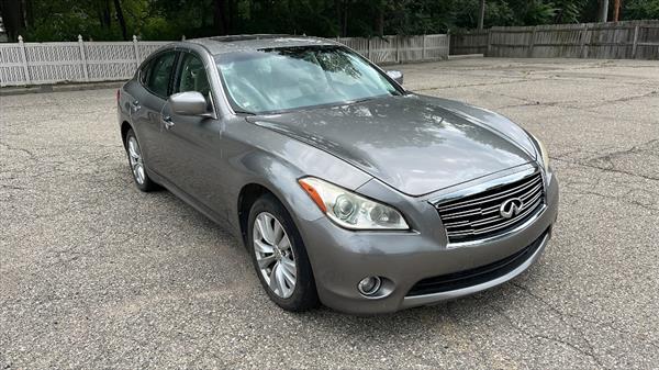 2011 INFINITI M