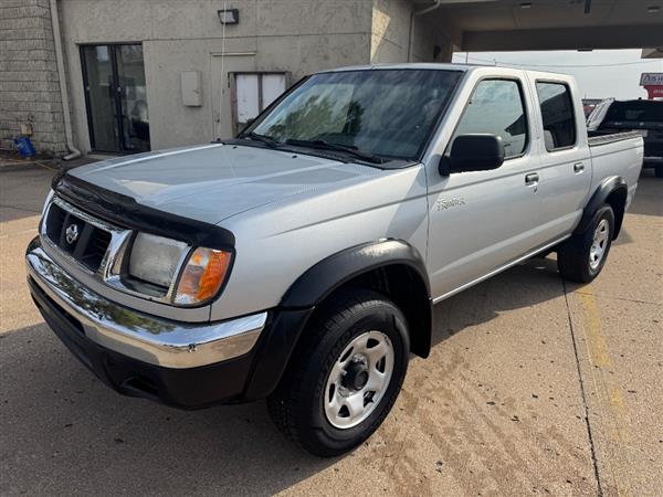 2000 Nissan Frontier SE Crew Cab 2WD