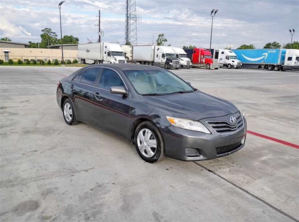 2010 Toyota Camry LE V6 6-Spd AT