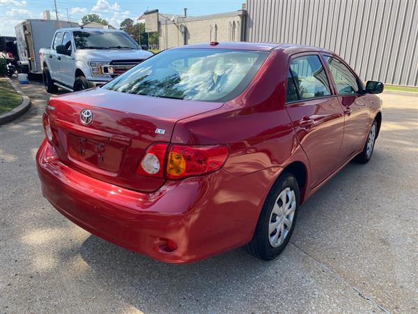 2010 Toyota Corolla LE photo 3
