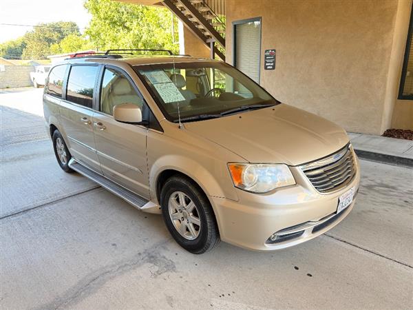 2013 Chrysler Town & Country Touring
