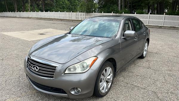 2011 INFINITI M 37 - Photo 7