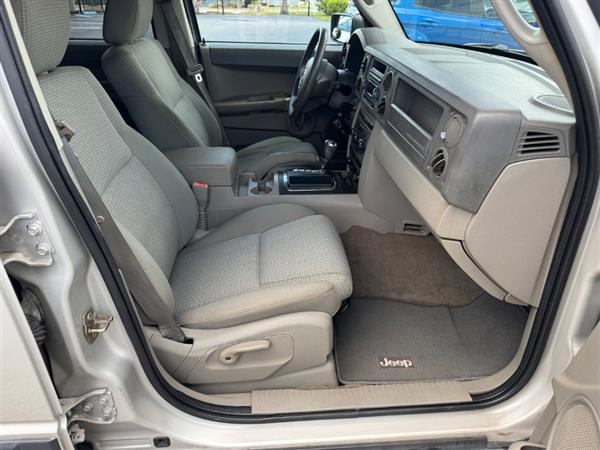 2007 Jeep Commander Sport - Photo 13