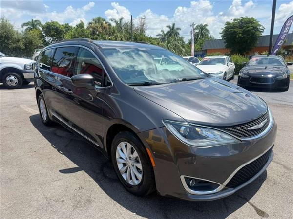 2017 Chrysler Pacifica Touring-L