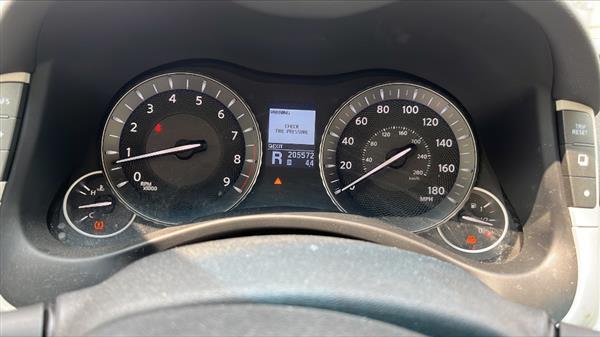 2011 INFINITI M 37 - Photo 14