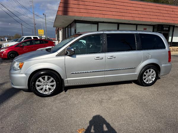 2011 Chrysler Town & Country Touring-L
