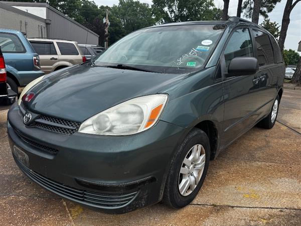 2005 Toyota Sienna CE - 7 Passenger