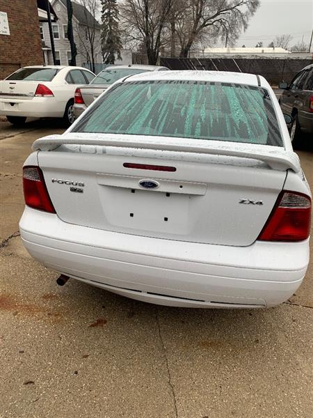 フォトセ 2005 Ford Focus ZX4 S | Located in 730 E. LINCOLN HIGHWAY