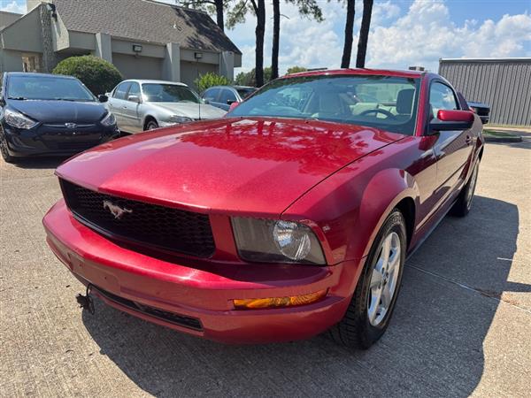 2005 Ford Mustang V6 Deluxe Coupe