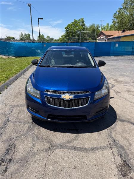 2013 Chevrolet Cruze LS Auto's photo