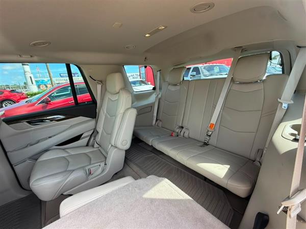 2018 Cadillac Escalade Luxury - Photo 8