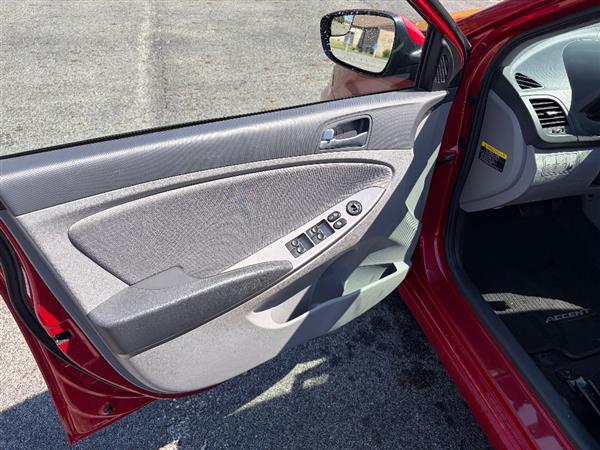 2015 Hyundai Accent Sport - Photo 13