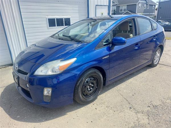 2010 Toyota Prius III's photo