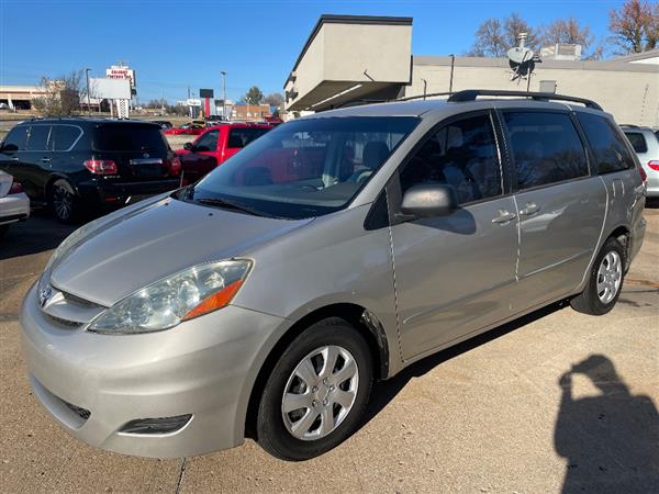 2010 Toyota Sienna CE FWD 7 Passenger