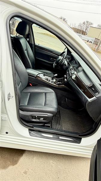 2016 BMW 5 Series 528i - Photo 10