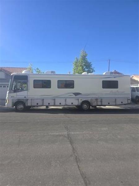 1999 Fleetwood Pace Arrow 31E