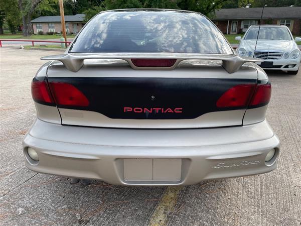 2002 Pontiac Sunfire photo 3