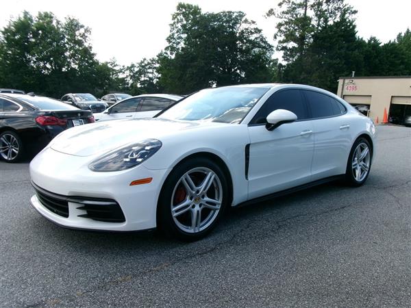 2018 Porsche Panamera 4