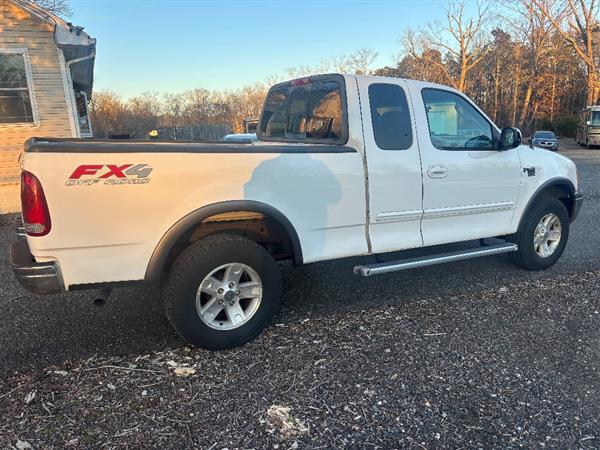 2003 Ford F-150 XLT