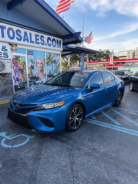 2020 Toyota Camry SE